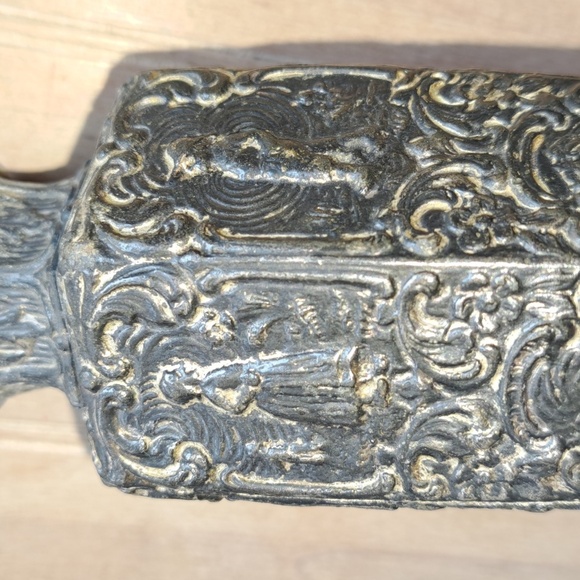 Vintage Old Dutch-Style Embossed Pewter Vase with Windmill & Figurine Motif - Picture 4 of 11